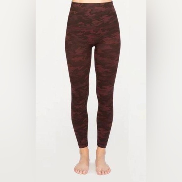 SPANX Pants - Spanx Look At Me Now Wine Camo Shaping Seamless Leggings Size M